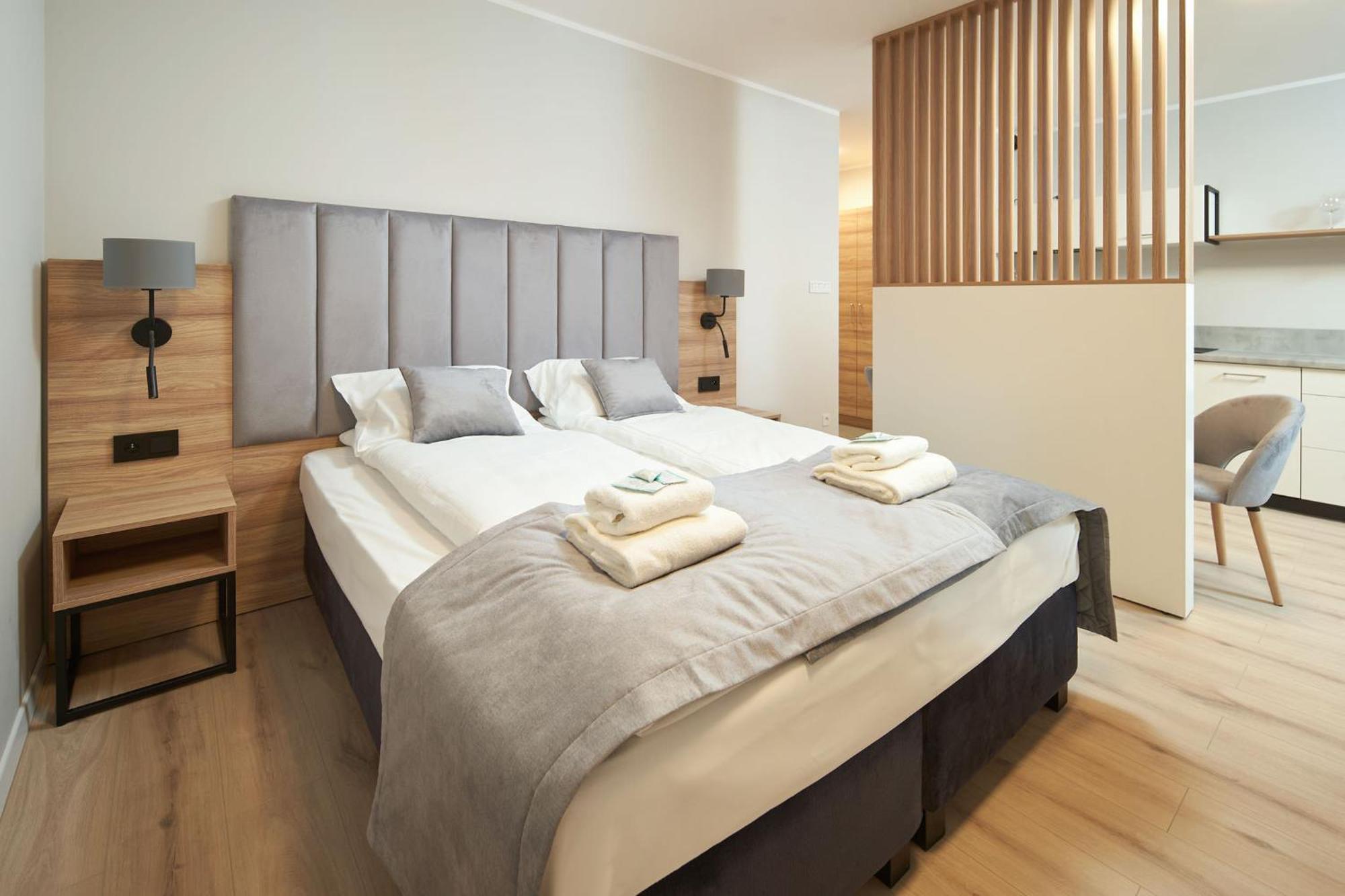 Symphony City Square Aparthotel Breslávia Exterior foto